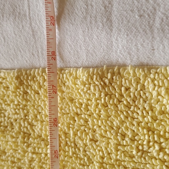 Vintage Yellow Chenille Textured 27.5"×48" Door, Kitchen, Bath, Bed Rug w Fringe - Picture 6 of 8